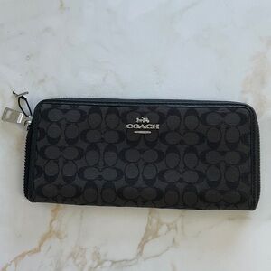 COACH:  women Wallets